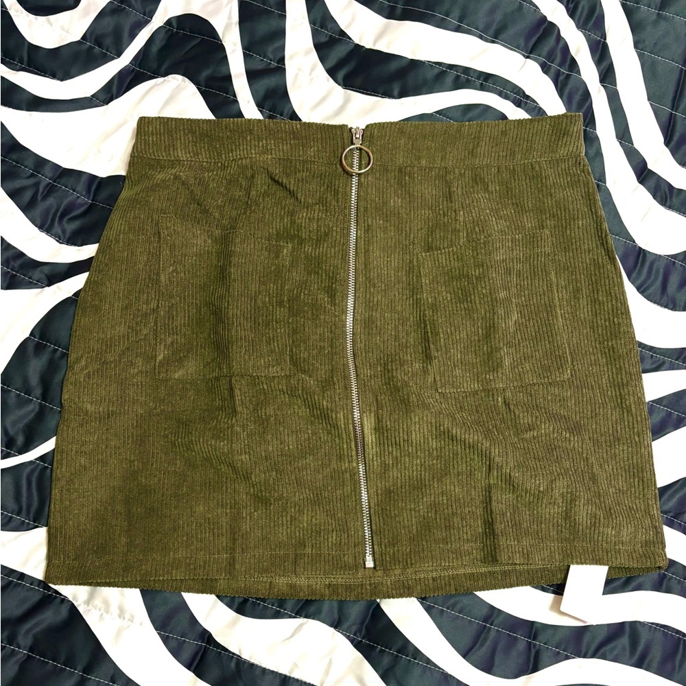 Corduroy forest green skirt